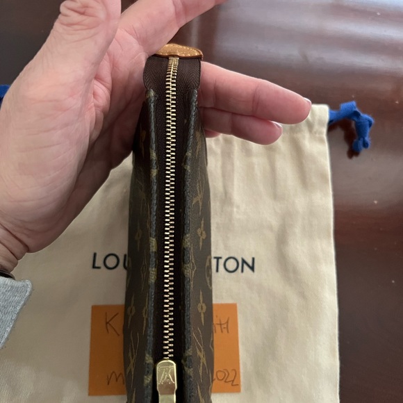 SOLD Authentic Louis Vuitton Toiletry 15 - Picture 3 of 10